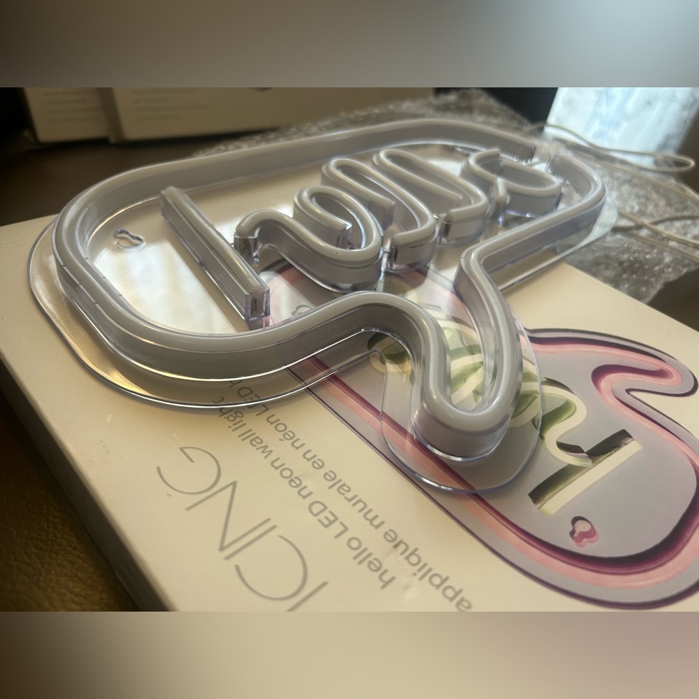 Icing White 'Hello' LED Wall Decor - Picture 4 of 16